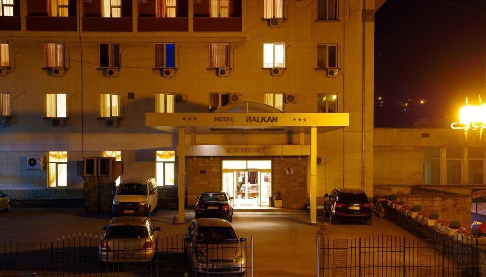 Hotel Balkan Gabrovo Extérieur photo