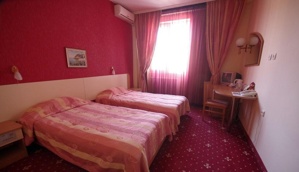 Hotel Balkan Gabrovo Extérieur photo