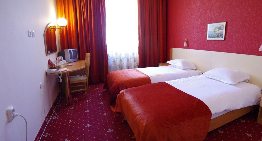 Hotel Balkan Gabrovo Extérieur photo