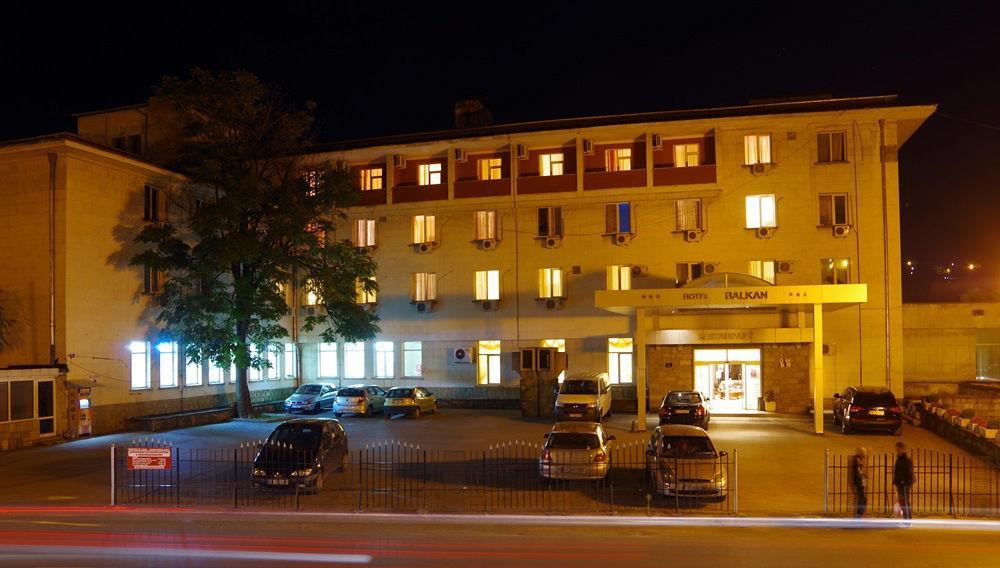 Hotel Balkan Gabrovo Extérieur photo